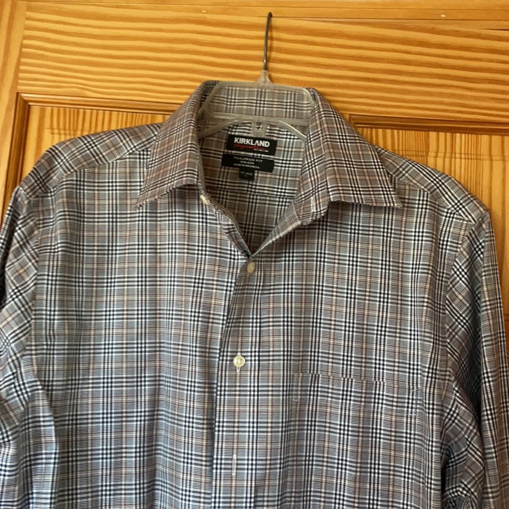 Men’s Kirkland long sleeve shirt size L